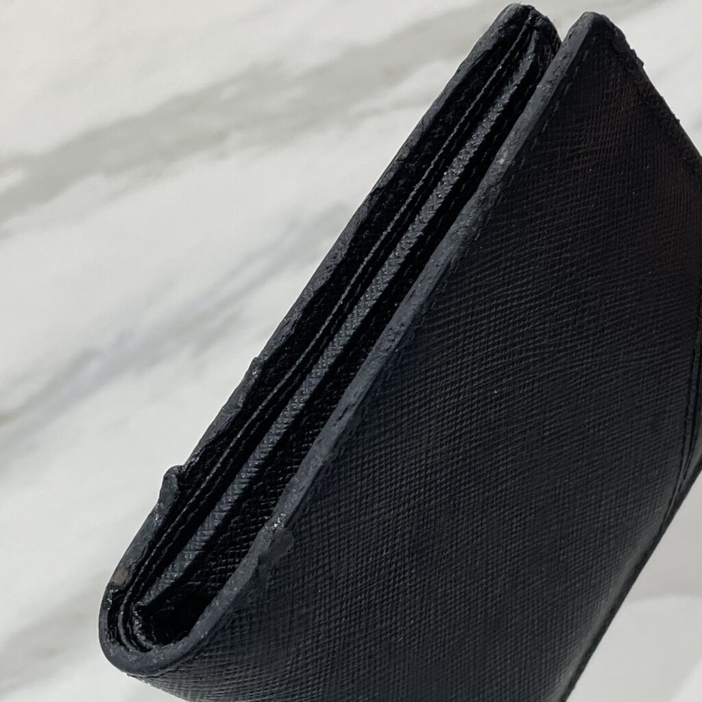 加水分解でべたべたに…プラダのお財布をリフレッシュ＆修理しました👛