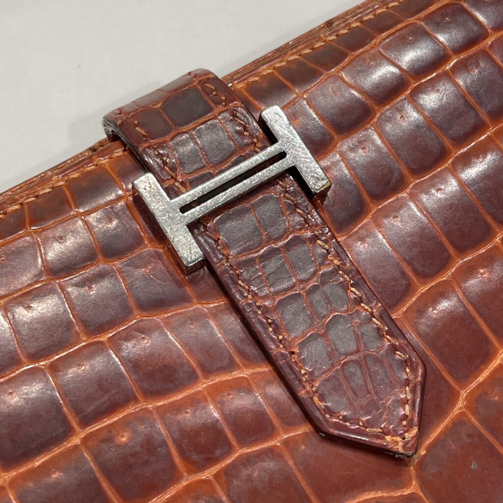 クロコダイル補修事例｜エルメス ベアンスフレ レッドブラウンを補色＆磨きで輝き復活💎