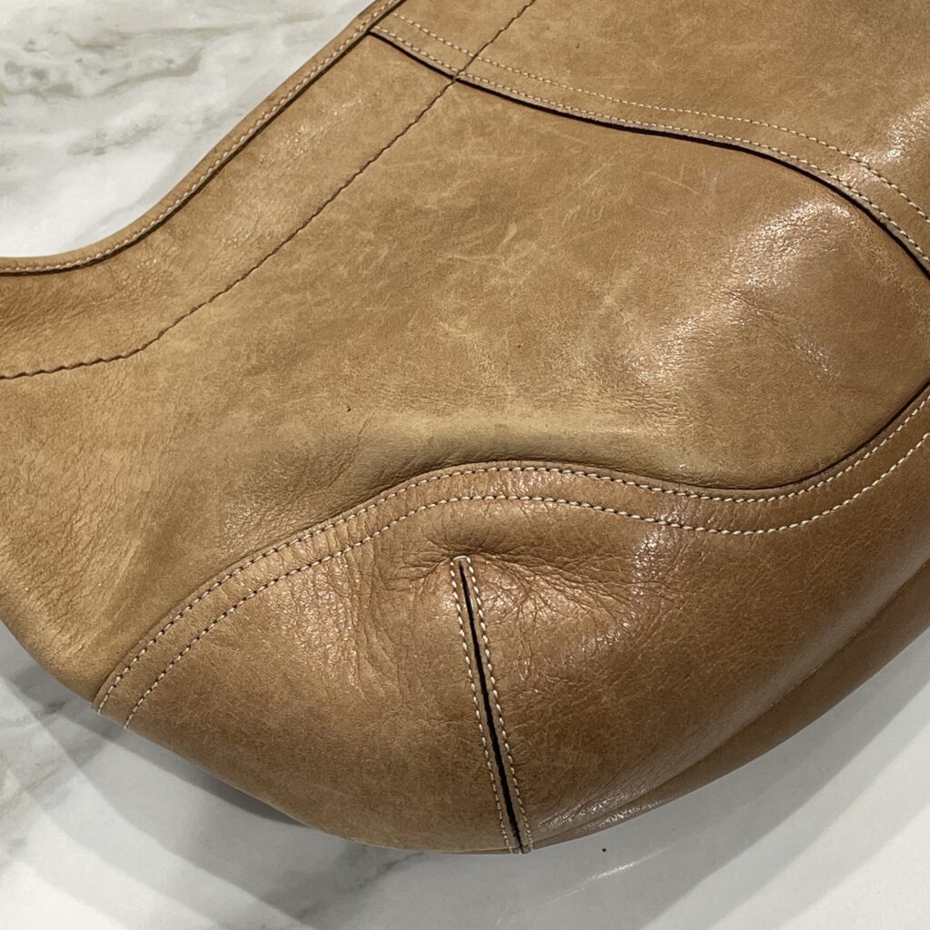 オールドコーチ ハーフムーン｜色あせたレザーを補色し、風合いを残した再生仕上げ👜