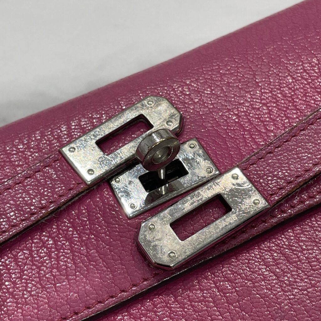 色あせたローズパープルが華やかに復活💗エルメス《ケリーウォレット》の全体色補修💐