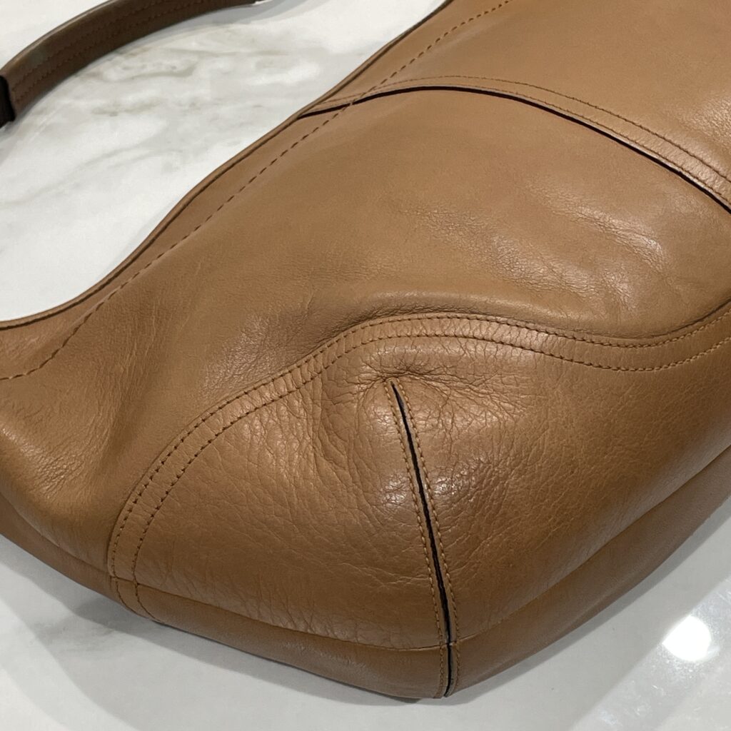 オールドコーチ ハーフムーン｜色あせたレザーを補色し、風合いを残した再生仕上げ👜