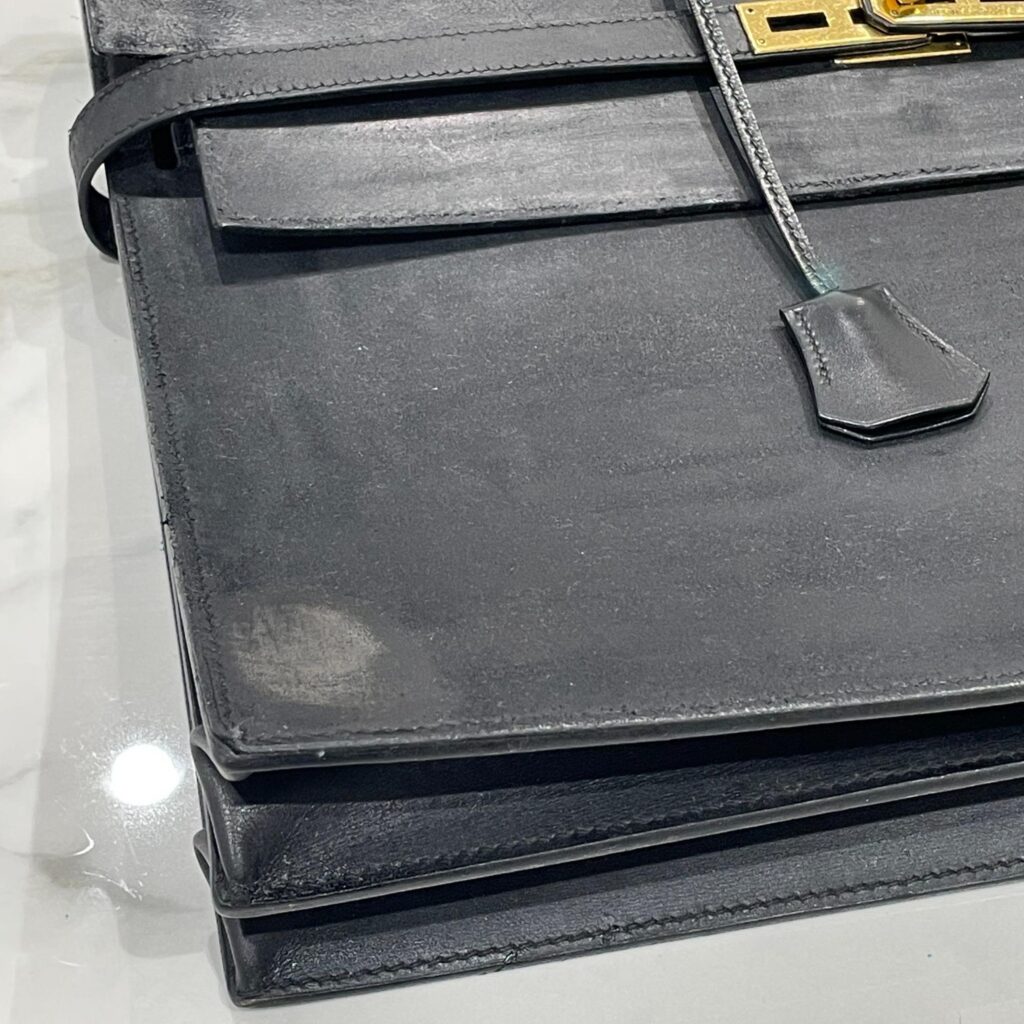 エルメス　ケリーデペッシュ　黒
汚れあり