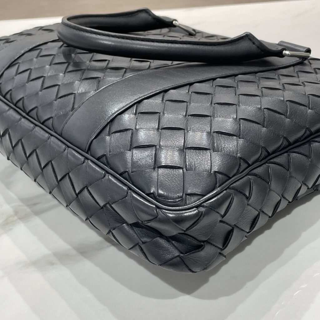 色あせたブラックを美しく再生✨|ボッテガ・ヴェネタ イントレチャート ブリーフケース