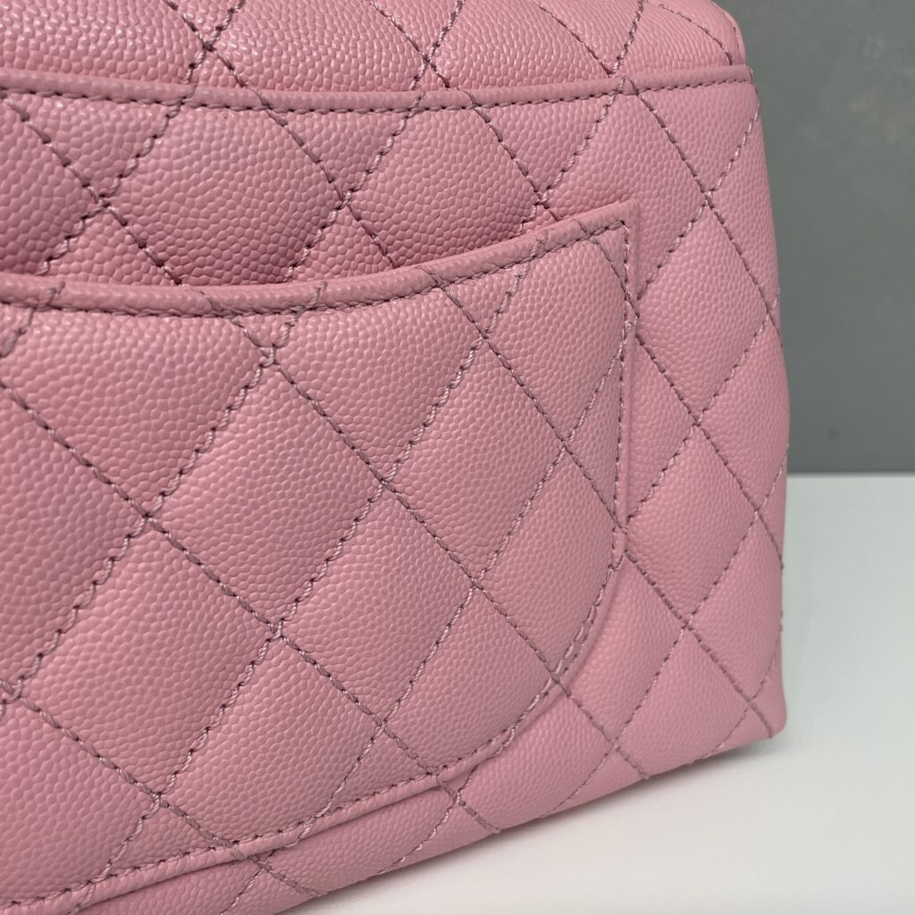 シャネル キャビアスキンバッグの色移り補修🎀 背面の黒ずみを自然にリフレッシュ